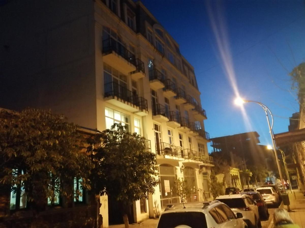 Apartments In The Historical Center Of Batumi, Near The Seaside Park المظهر الخارجي الصورة