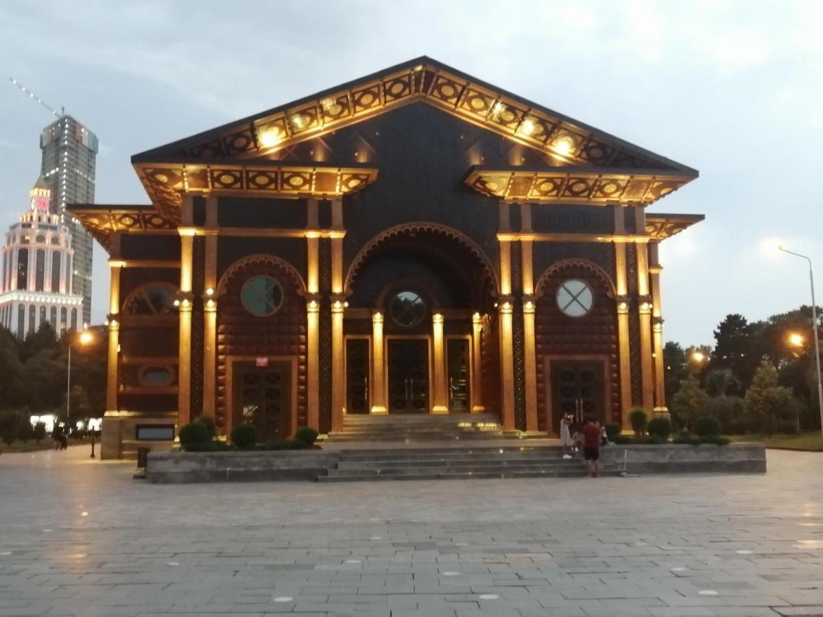 Apartments In The Historical Center Of Batumi, Near The Seaside Park المظهر الخارجي الصورة